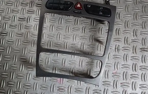 Mercedes-Benz C W203 Radio/GPS head unit trim A2036809039 021A11120409 2038219058