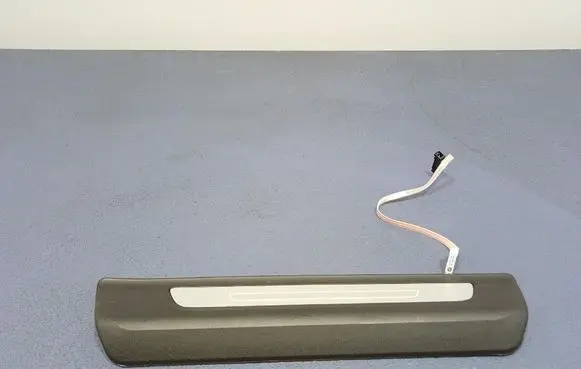 Audi Q7 4L Front sill (body part) 4M0947418