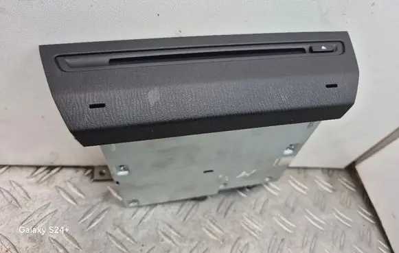 Navigation unit CD/DVD player