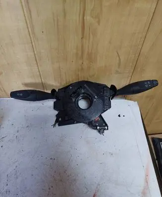 Ford Focus Other switches/knobs/shifts 98AG13335AG