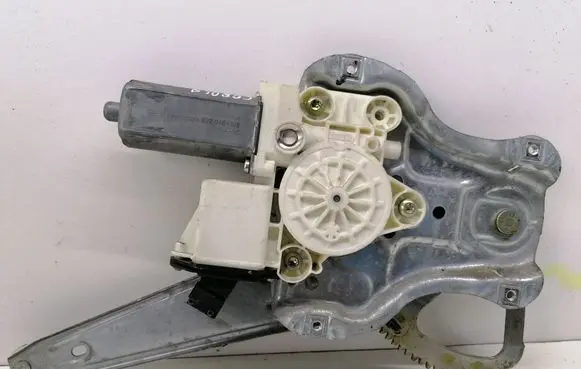 Toyota Corolla E120 E130 Rear door window regulator with motor 992046100 6984002100