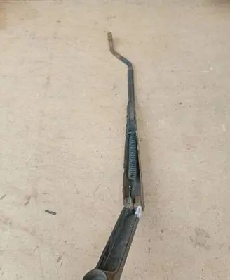Toyota Corolla E110 Front wiper blade arm 123363