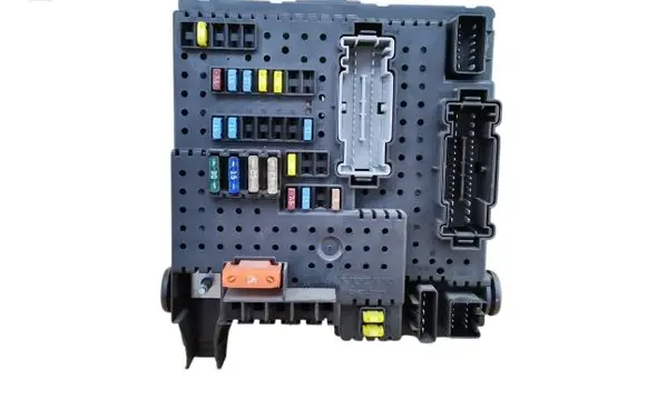 Volvo XC90 Fuse module 30786646 28080156 07W473