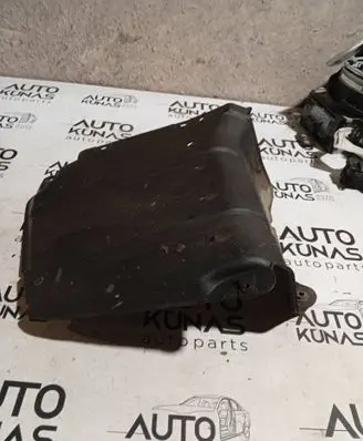 Lexus IS 220D-250-350 Engine splash shield/under tray 5762953030