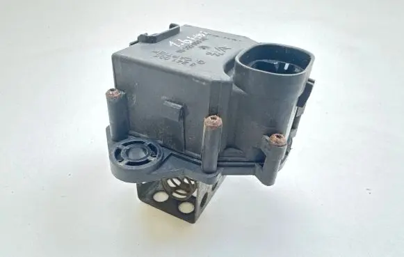Citroen C4 I Picasso Coolant fan relay 9658508980