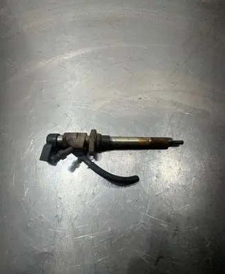 Ford Kuga I Fuel injector 9657144580