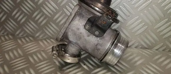 BMW 5 E60 E61 EGR valve 7789999