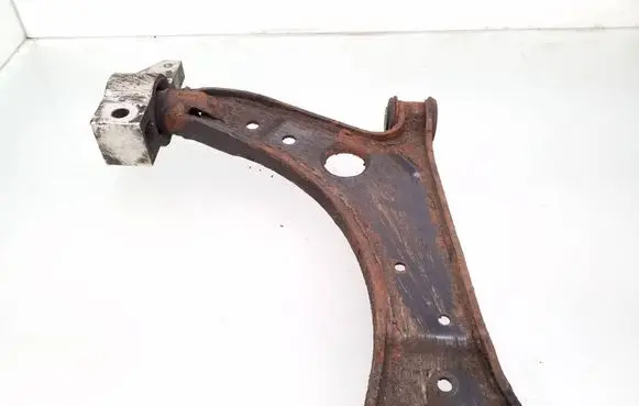 Volkswagen Golf V Front lower control arm/wishbone 1K0199232J
