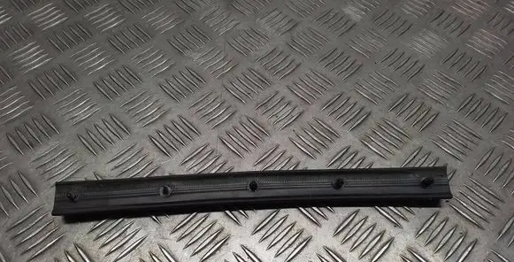Porsche Macan (95B) Engine compartment rubber 95B823727