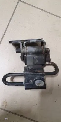 Audi Q7 4L Front door upper hinge 8E0831411E