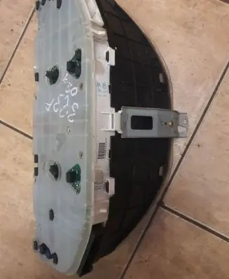 Mazda 323 Speedometer (instrument cluster) Bjbl2f 11206161943