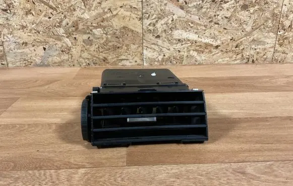 Ford Focus C-MAX Dash center air vent grill 04792004 3M51R014L21