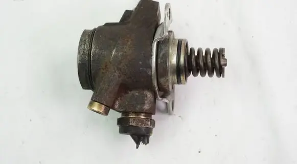 Audi A4 S4 B8 8K Fuel injection high pressure pump 07L127026E