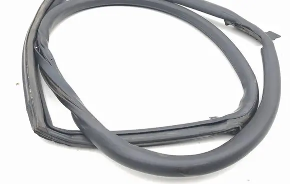Tesla Model S Rear door rubber seal (on body)