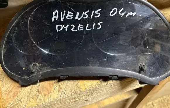 Toyota Avensis T250 Speedometer (instrument cluster) 8380005851 M82574305632