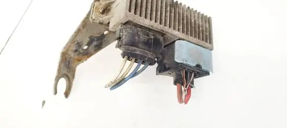 Renault Megane III Glow plug pre-heat relay 8200558438A 8200558438-A