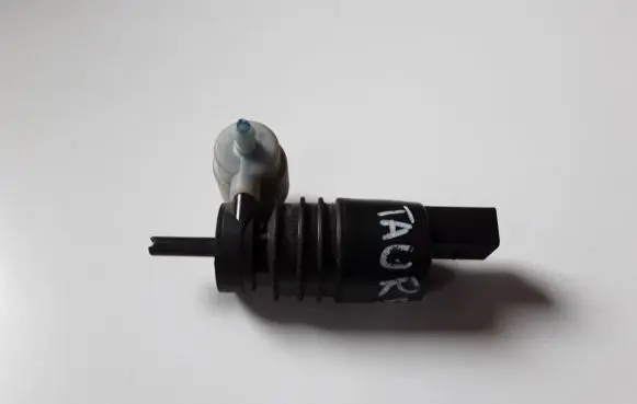 Volkswagen Touareg II Windscreen/windshield washer pump 1K6955651