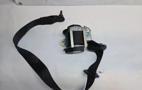 Mercedes-Benz B W245 Front seatbelt 607718000 G6047613B