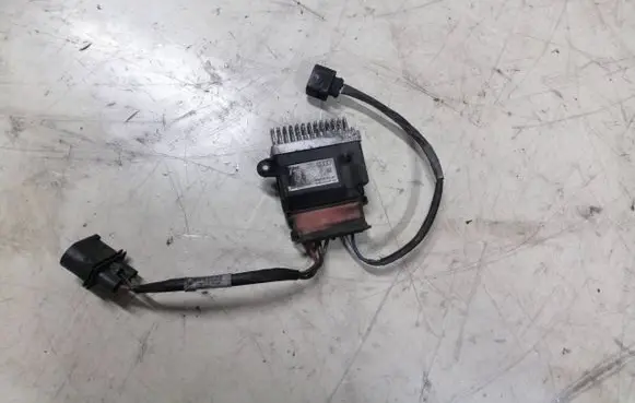 Audi A5 8T 8F Coolant fan relay 8K0910501F