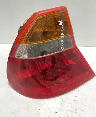 Chrysler 300M Tailgate rear/tail lights 04806693AB HSG24709 BUX24701