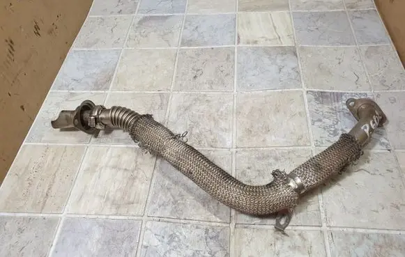 Peugeot 607 EGR valve line/pipe/hose 4R80