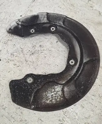 Rear brake disc plate dust cover