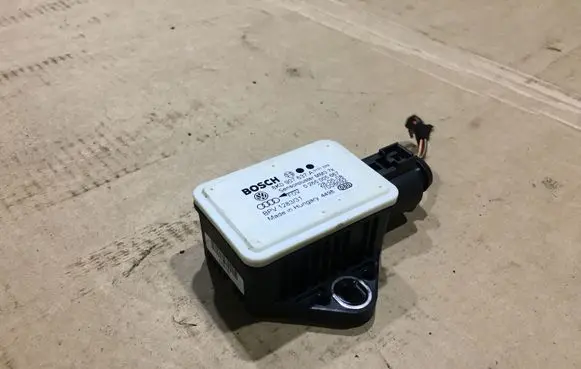 Audi A5 8T 8F ESP acceleration yaw rate sensor 8K0907637A