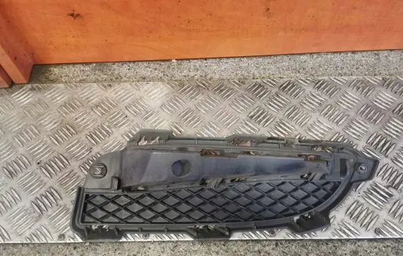 Jaguar XF Front bumper lower grill CX2315K233A