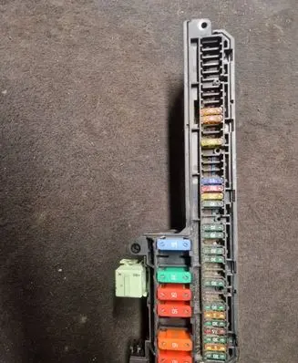 BMW 5 E60 E61 Fuse module 6957330 18917