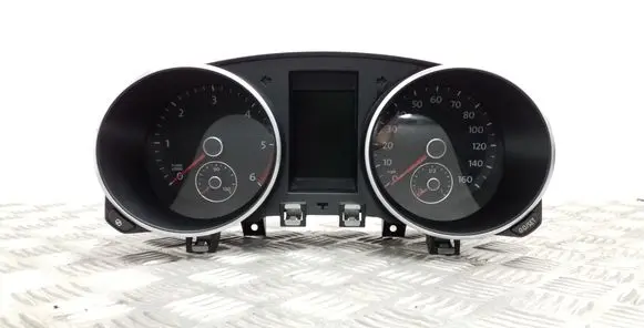 Volkswagen Golf VI Speedometer (instrument cluster) 5K0920960J