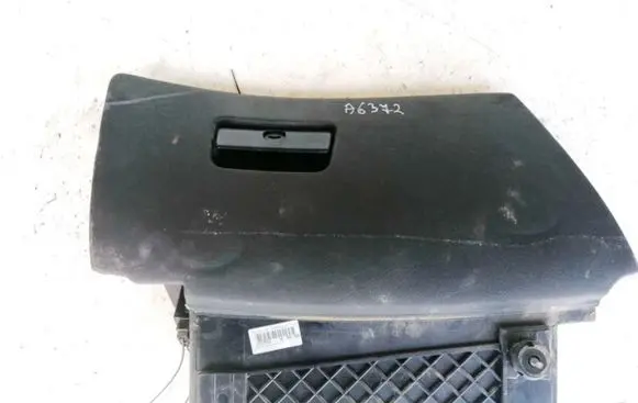 Glove box