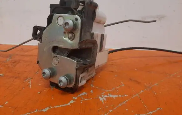 Fiat Panda 141 Front door lock 46842657