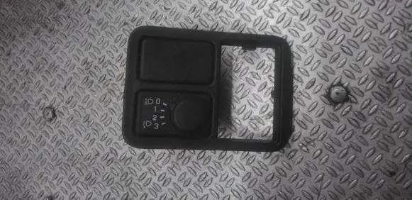 Nissan Almera N16 Headlight level height control switch