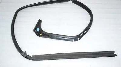 Renault Trafic III (X82) Rubber seal front door window/glass 803302012R