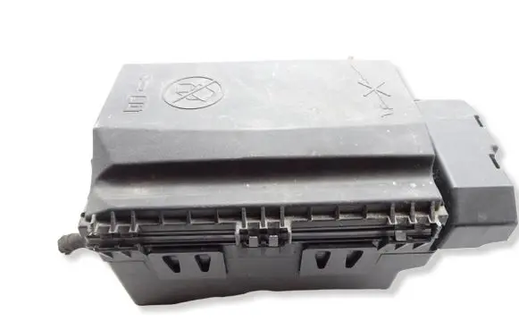 Opel Zafira C Fuse module 13368643 1110130AA 3182