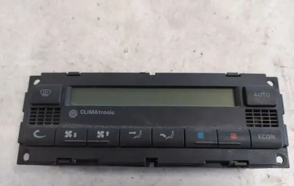 Volkswagen PASSAT B5.5 Climate control unit