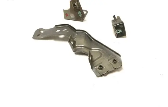 Fender mounting bracket