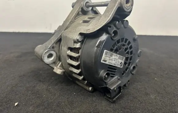 BMW 5 F10 F11 Generator/alternator 7803724 2543403C S15AN11