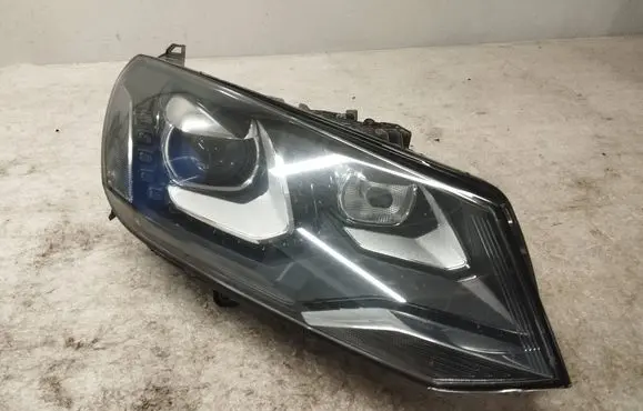 Volkswagen Touareg II Headlight part 7P1941752 1ZS01032806 01032806025680