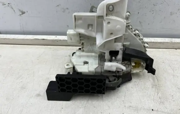 Porsche Panamera (971) Front door lock