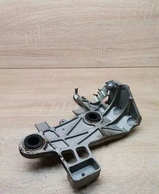 Mercedes-Benz C W204 Engine mounting bracket A6510902241
