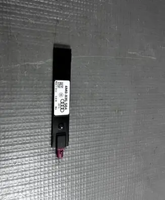 Audi SQ7 Aerial antenna amplifier 4M0035504