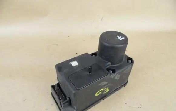 Volkswagen Golf III Central locking vacuum pump 357962257
