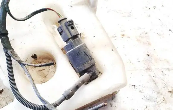 Skoda Octavia Mk2 (1Z) Windscreen/windshield washer pump