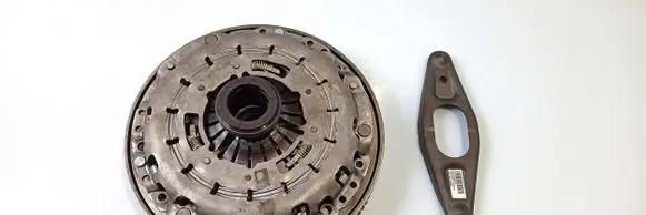 BMW 5 E60 E61 Dual mass flywheel 7637279 21217567830 7567830