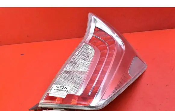 Toyota Prius+ (ZVW40) Rear/tail lights 4755