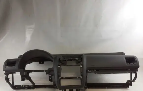 Volkswagen Golf V Dashboard