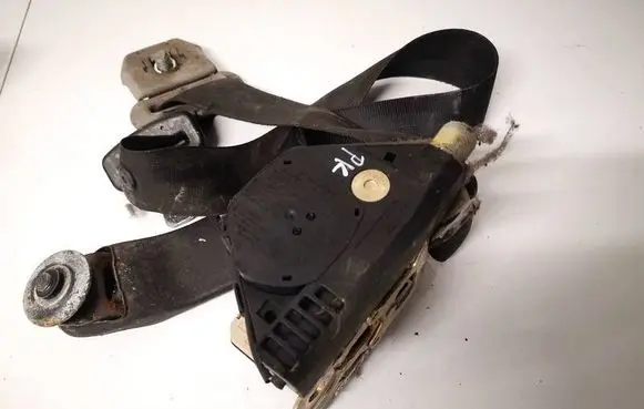 Mazda 626 Front seatbelt ge5ah