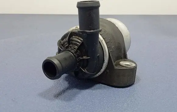 Alpine A610 Water pump 05L963567A