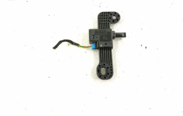 Mercedes-Benz A W169 Front driver seat rail 1698207010 A1698207010